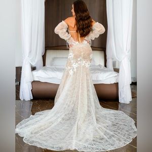 I am selling my gorgeous gown from Berta.